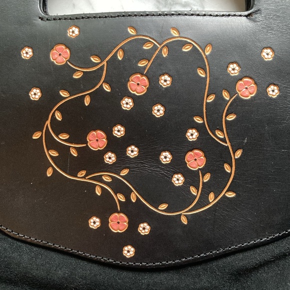 Vintage DKNY Black Suede Purse With Embossed Floral Handles - Picture 5 of 12